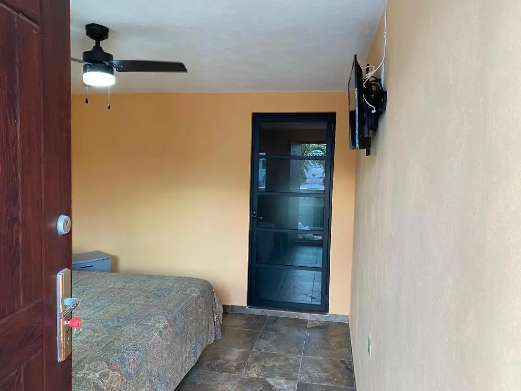 Guest house La Gozadera Rooms Cancun Mexico